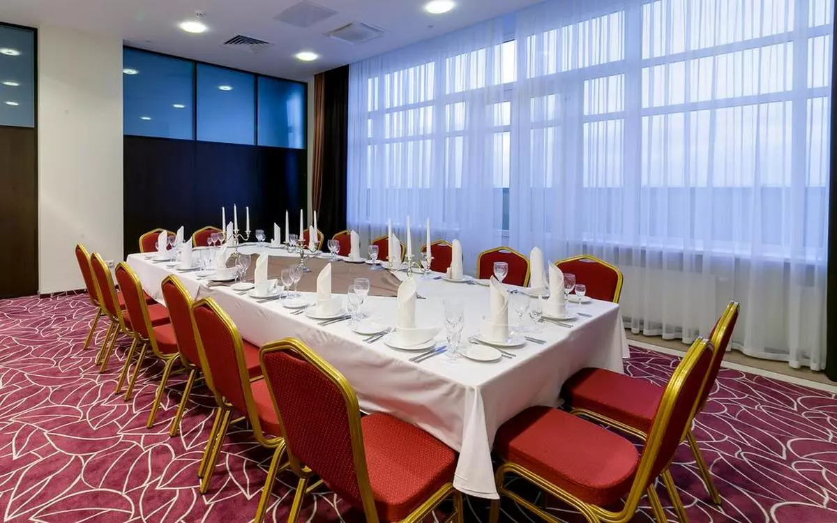 INTOURIST HOTEL (Copy).jpg